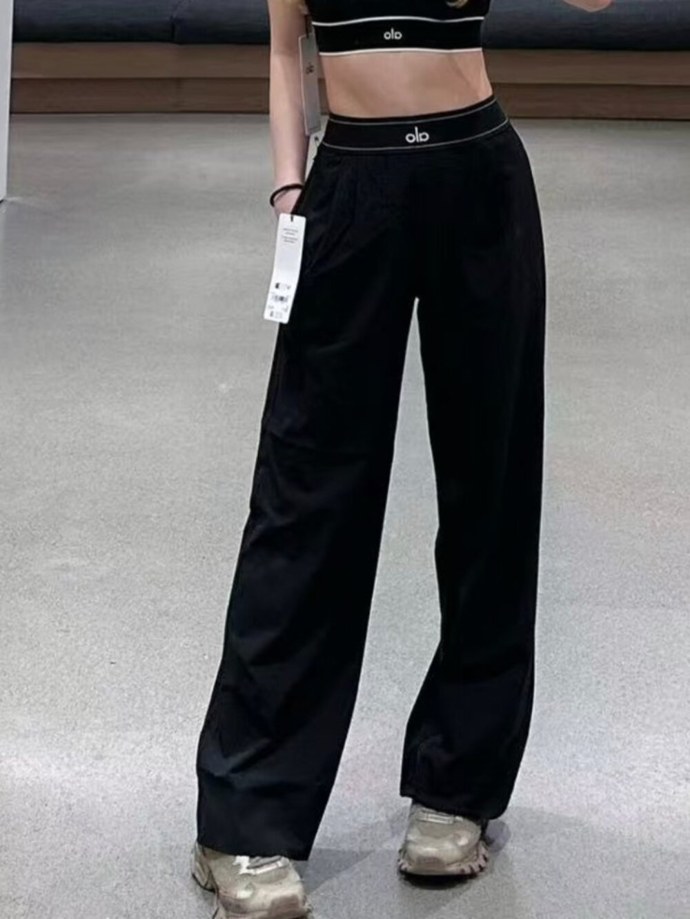 Alo Yoga Versatile Suit Up Trouser/Casual Pants Black🖤NWT Regular 30" Inseam😊